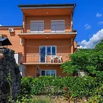 Charmantes Nur 600 Meter Zum Mit Meerblick, Holzkohlegrill, Wifi Appartamento Dramalj