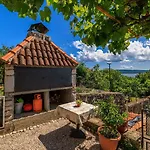 Appartamento Charmantes Nur 600 Meter Zum Mit Meerblick, Holzkohlegrill, Wifi
