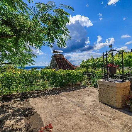 Charmantes Nur 600 Meter Zum Mit Meerblick, Holzkohlegrill, Wifi *